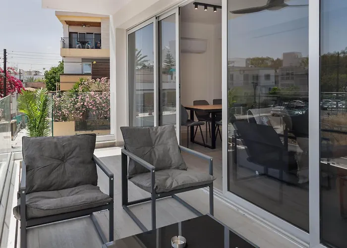 Phaedrus Living Travertine Residences 101 *